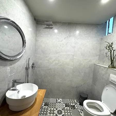 Buddha House And Cocktail Bar Hotel Vlore