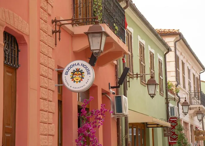 Hotel Buddha House And Cocktail Bar Vlorë