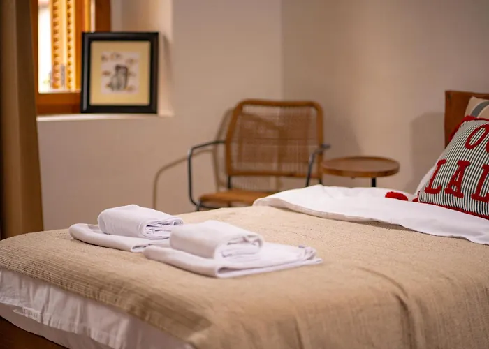 Buddha House And Cocktail Bar *