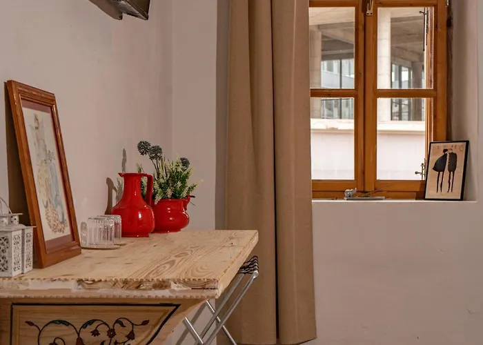 Buddha House And Cocktail Bar ホテル Vlorë